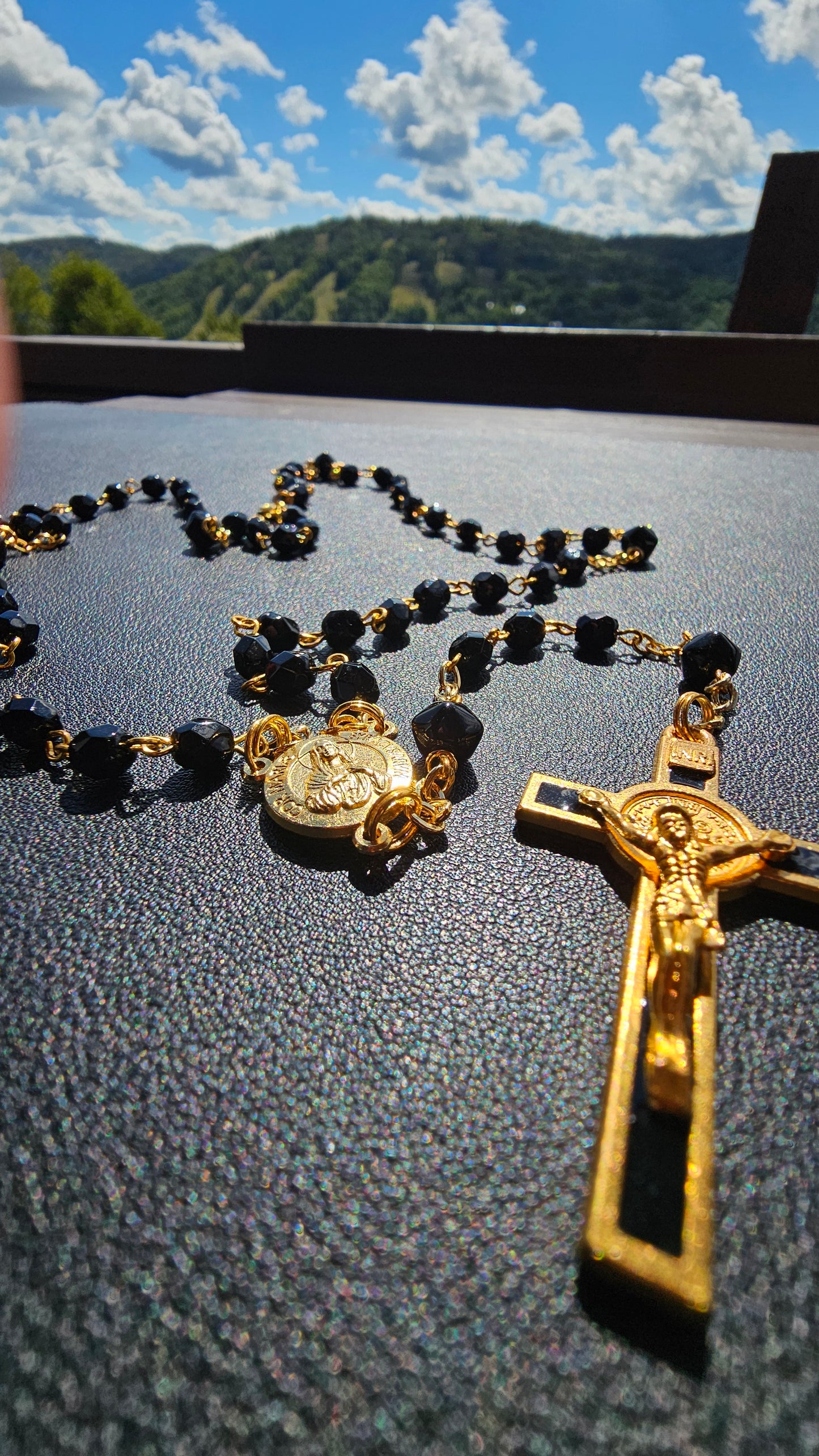 Immaculate Heart of Mary Relic Rosary – Black & Gold