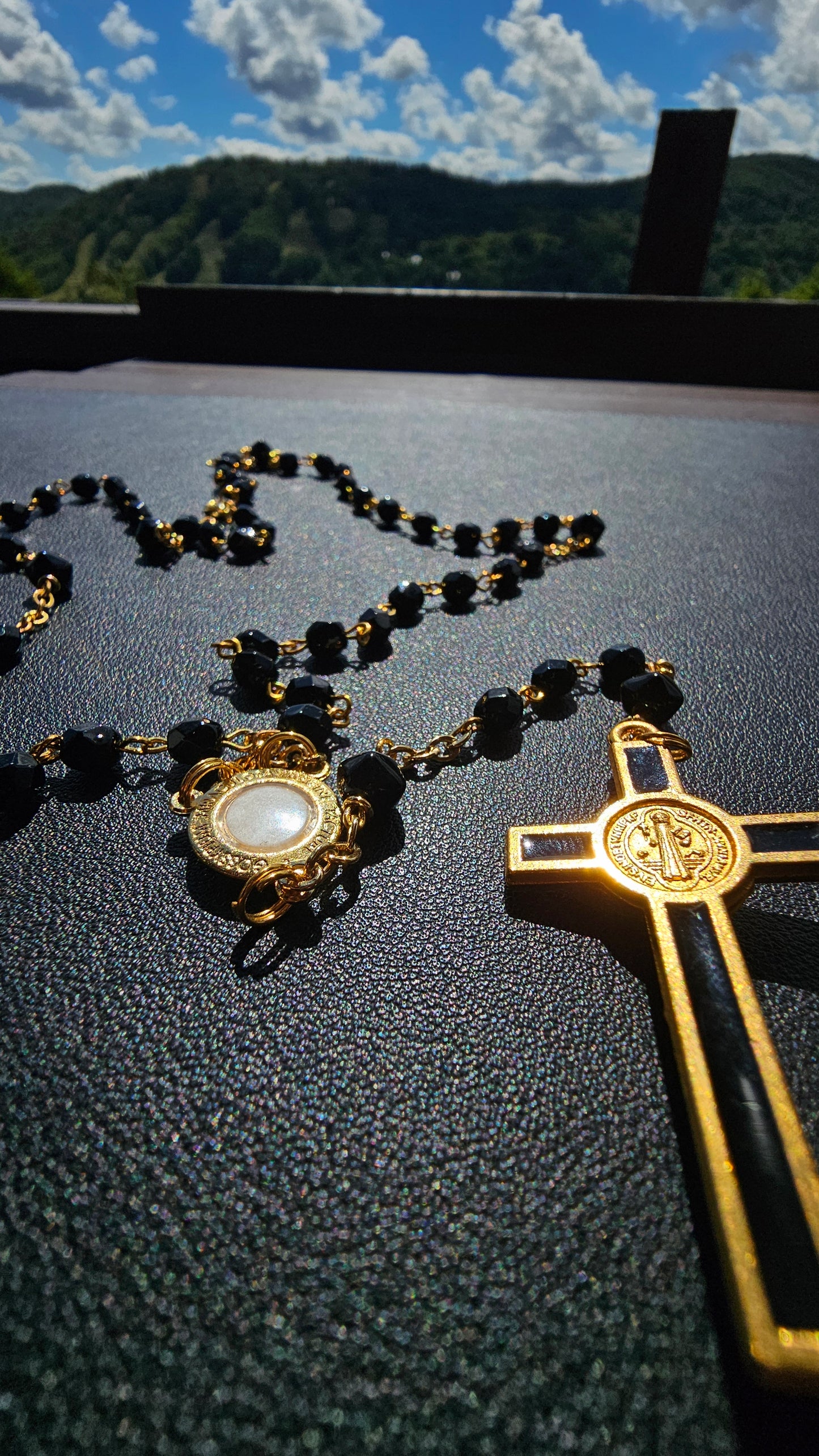 Immaculate Heart of Mary Relic Rosary – Black & Gold