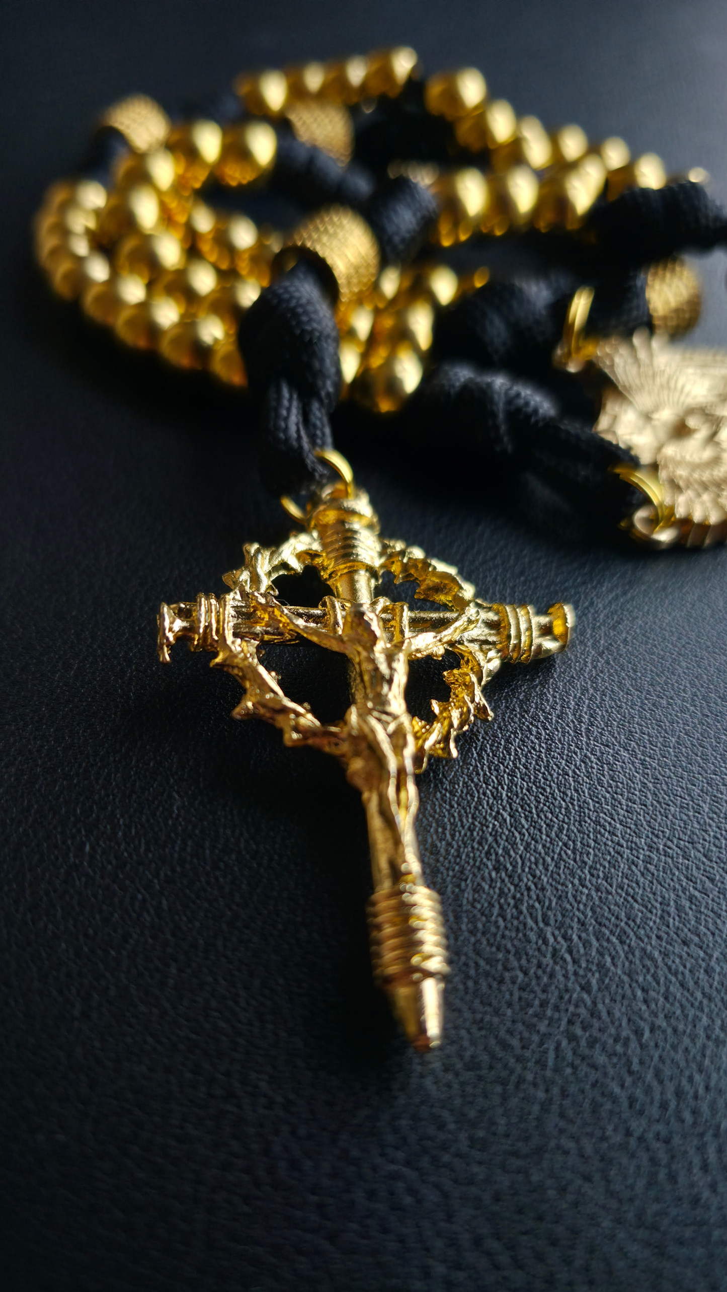 The Quis ut Deus Rosary