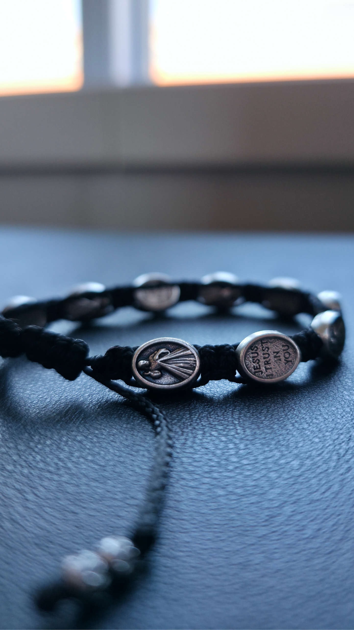 Divine Mercy Decade Bracelet – Italian Medals, Paracord Design