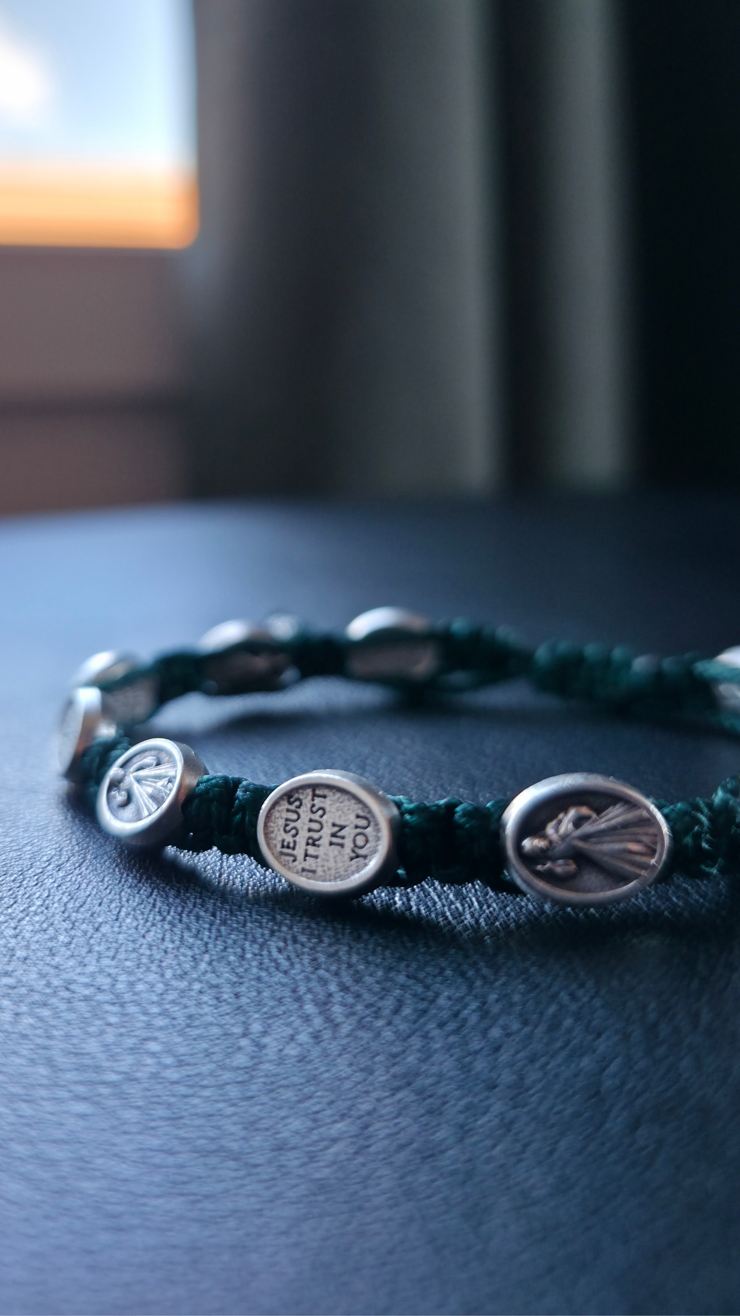 Divine Mercy Decade Bracelet – Italian Medals, Paracord Design