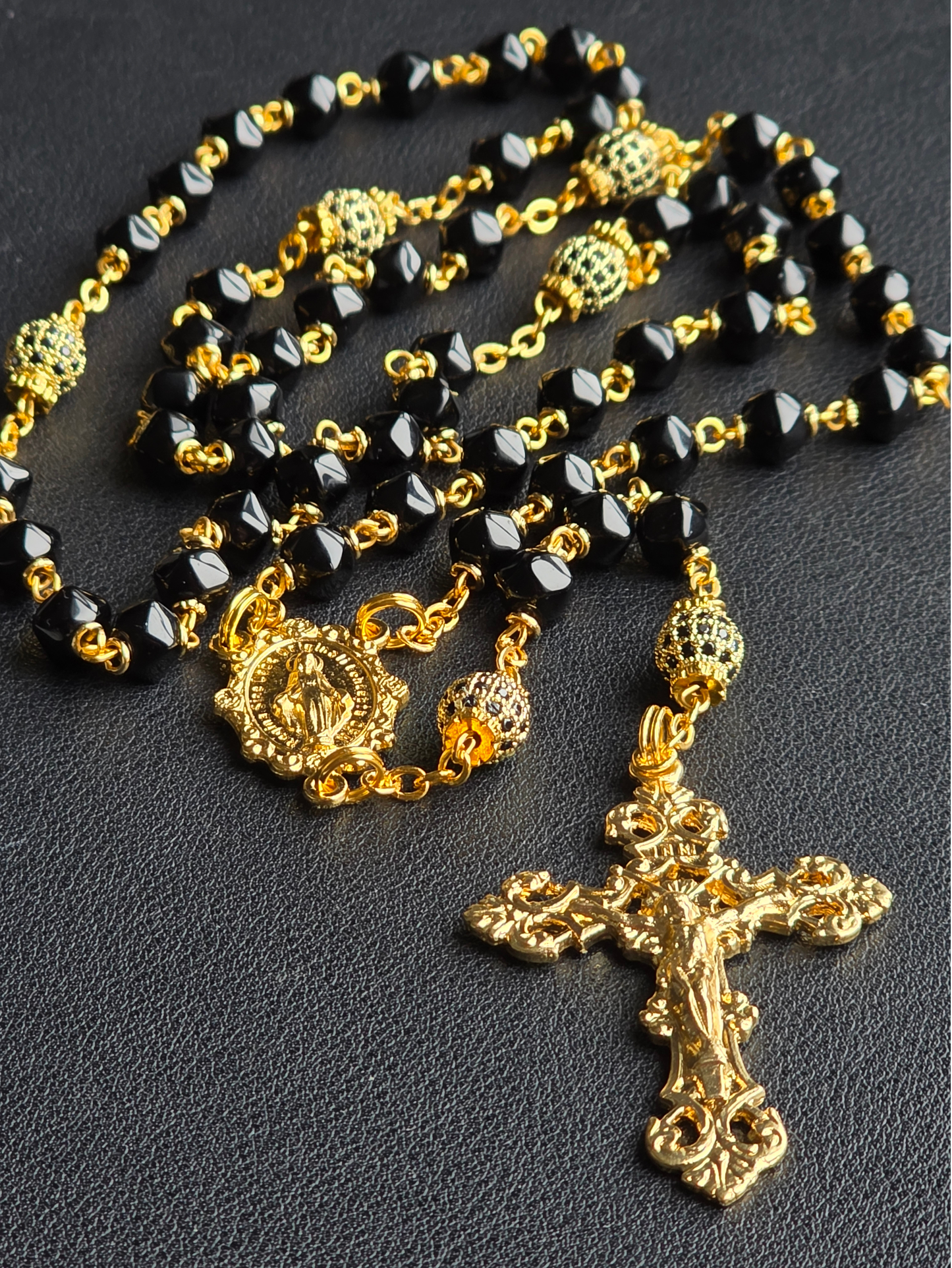 The Regina Aurea Rosary