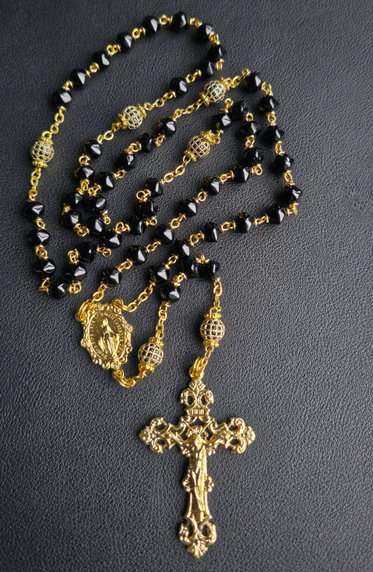 The Regina Aurea Rosary